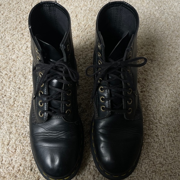 Black Classic Doc Martens - Picture 1 of 3